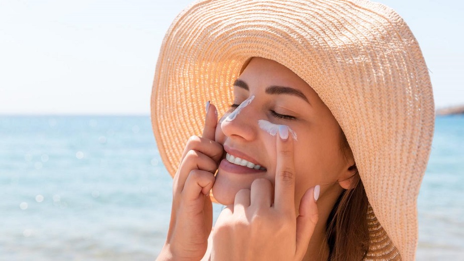 U.S. dermatologists offer tips for skin protection as more and more people go on vacation