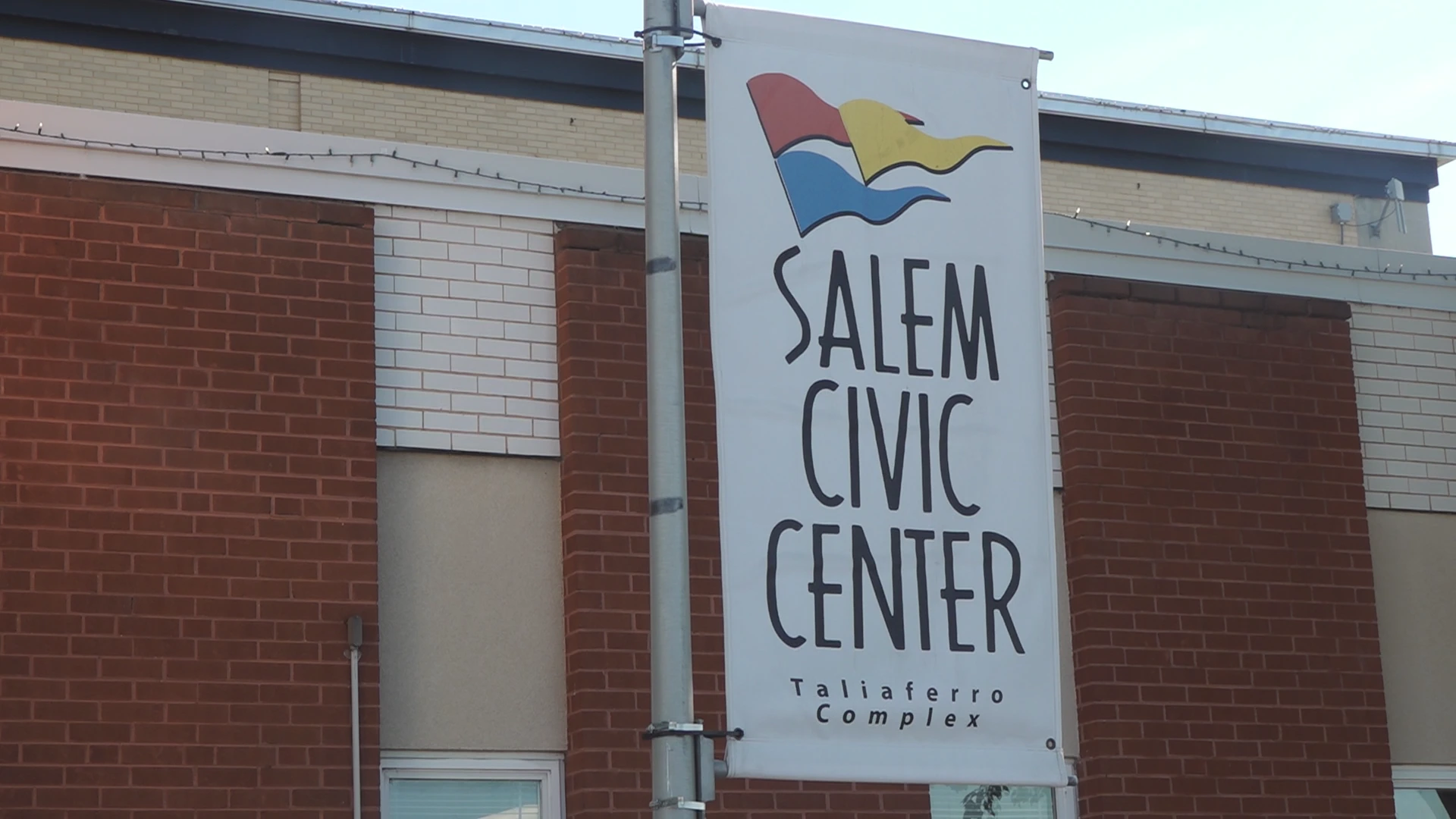 Salem Civic Center adopts a clear bag policy due of the security