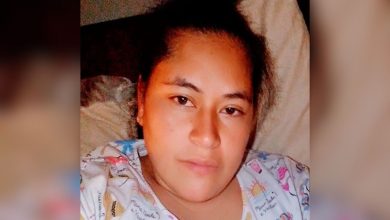 4-year-old girl and 6-year-old boy found floating face down in a pool after the girl’s mother held their entire bodies underwater attempting to drown them; woman arrested