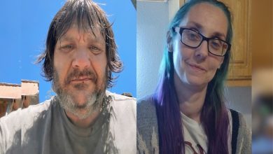 38-year-old mother and her boyfriend, who organized fight nights between her three children, shot them with an air rifle while locked, and forced them to eat leaves and bugs, were charged